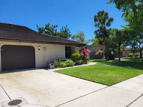 5061 Pine Dr, Boynton Beach, FL 33437