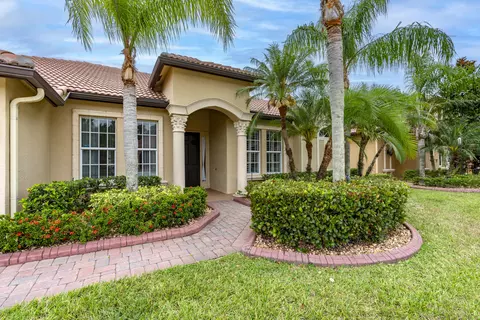 833 SW Grand Reserves Blvd, Port Saint Lucie, FL 34986