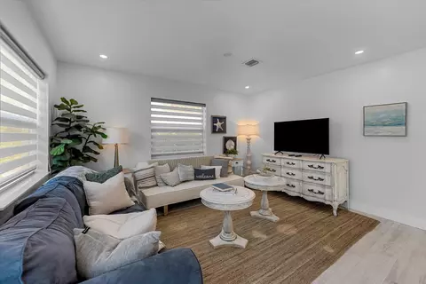 210 6th St, Jupiter, FL 33458 photo 8