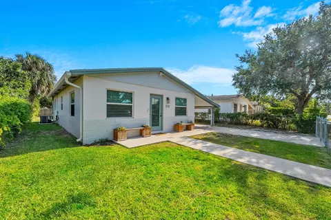210 6th St, Jupiter, FL 33458 photo 2