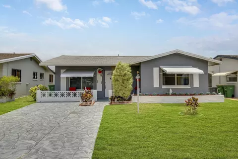 5718 NW 65th Ave, Tamarac, FL 33321