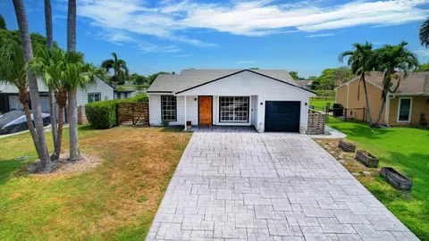 9090 W Chrysanthemum Dr W, Boynton Beach, FL 33472