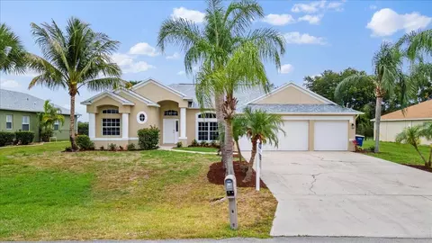 2616 Serenity Cir, Fort Pierce, FL 34981