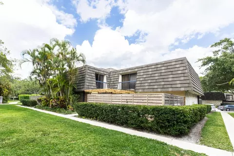 618 6th Ter, Palm Beach Gardens, FL 33418