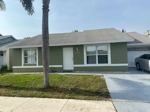 5689 Priscilla Ln, Lake Worth, FL 33463