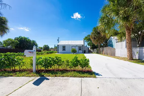 723 N J St, FL 33460