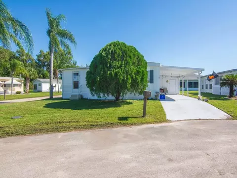 2 Galicia Ln, Port Saint Lucie, FL 34952