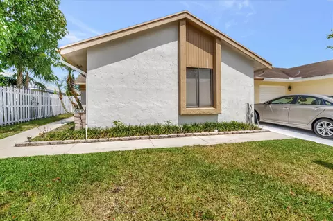 21690 Chimney Rock Park Cir, Boca Raton, FL 33428