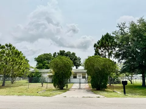 903 SW 11th Ave, Okeechobee, FL 34974 photo 2