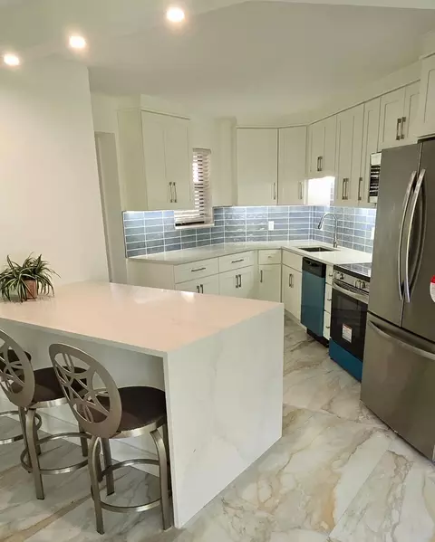 5850 Camino Del Sol #105, Boca Raton, FL 33433