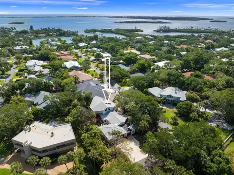 12 Oakwood Dr, Sewalls Point, FL 34996 photo 6