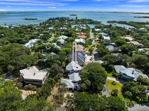 12 Oakwood Dr, Sewalls Point, FL 34996 photo 4