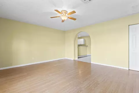 6028 SE Avalon Dr, Stuart, FL 34997 photo 3