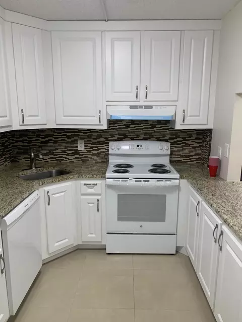 511 Shady Pine Way #C1, Greenacres, FL 33415
