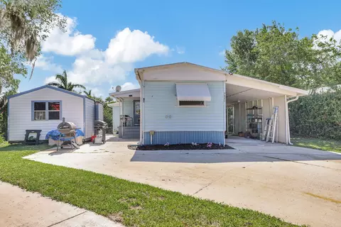 7820 SE Fork River Dr, Stuart, FL 34997 photo 4