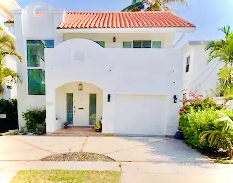 351 Desoto St, Hollywood, FL 33019