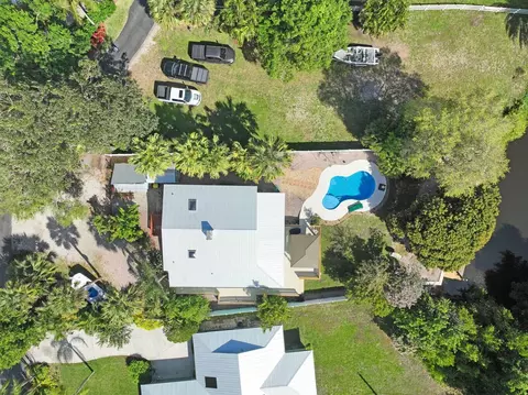 925 SW Rustic Cir, Stuart, FL 34997 photo 5