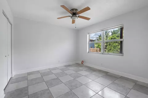 925 S S Pne, Street, FL 33460
