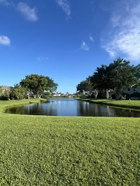 5768 Northpointe Ln, Boynton Beach, FL 33437