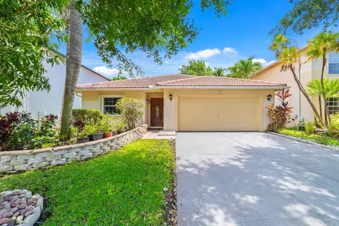 5397 Meadows Edge Dr, Lake Worth, FL 33463