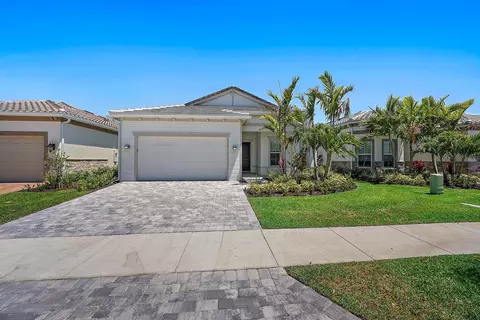 10381 Northbrook Cir, Palm Beach Gardens, FL 33412