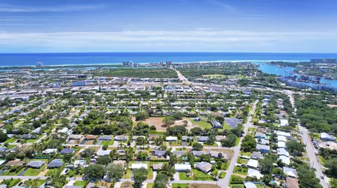 1509 Venus Ave, Jupiter, FL 33469 photo 5