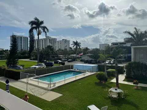 3205 SE 7th St #208, Pompano Beach, FL 33062