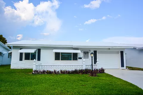 114 SW 9th St, Boynton Beach, FL 33426