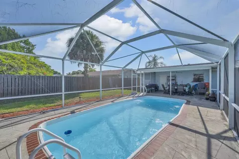 1662 SE Mistletoe St, Port St Lucie, FL 34953