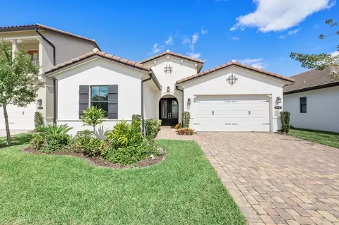 8860 Grand Prix Ln, Boynton Beach, FL 33472