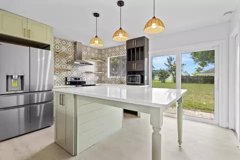 610 SW Old Briar Ave, Port Saint Lucie, FL 34953