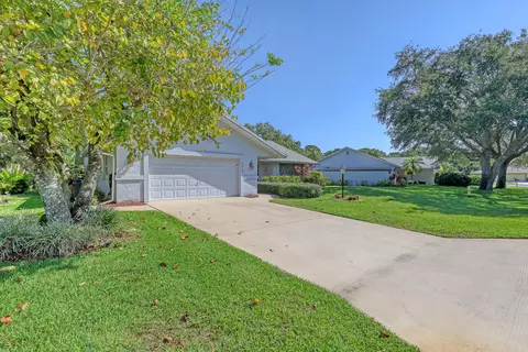 5010 SE Hanson Cir, Stuart, FL 34997 photo 2