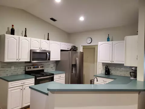 405 NW 10th Ave, Okeechobee, FL 34972 photo 2