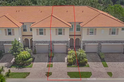 3051 SW Otter Ln, Stuart, FL 34997 photo 2