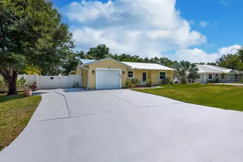4331 SE Dixie Ross St, Stuart, FL 34997 photo 3