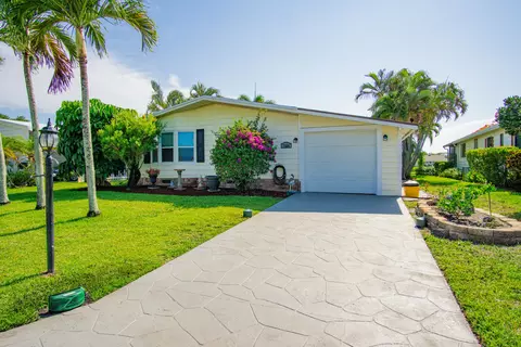 7834 SE Saratoga Dr, Hobe Sound, FL 33455