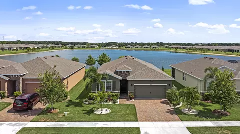 2496 Crowned Eagle Cir SW, Vero Beach, FL 32962