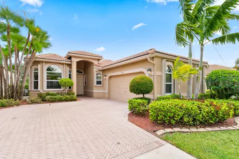 5272 Ventura Dr, Delray Beach, FL 33484