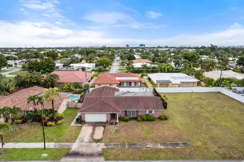 2415 NE 35th Dr, Fort Lauderdale, FL 33308