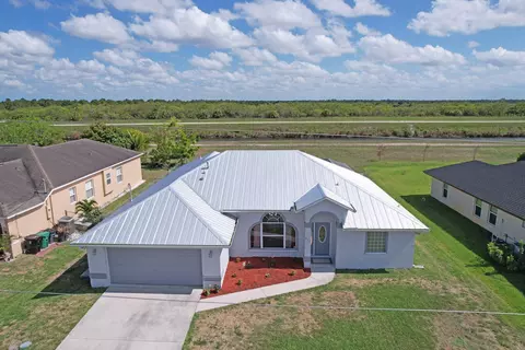 516 SW Bradshaw Cir, Port Saint Lucie, FL 34953
