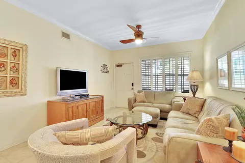 208 SE Kitching Cir, Stuart, FL 34994 photo 2