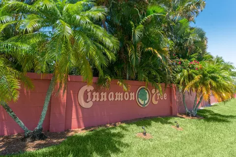 3927 NW Cinnamon Tree Cir, Jensen Beach, FL 34957