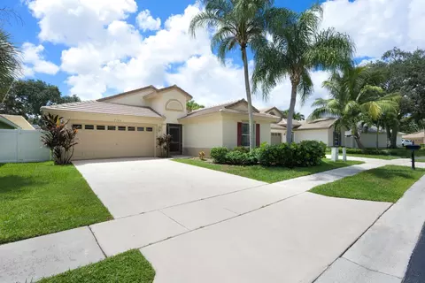 7760 Manor Forest Ln, Boynton Beach, FL 33436