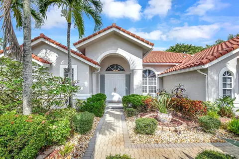 8017 Desmond Dr, Boynton Beach, FL 33472
