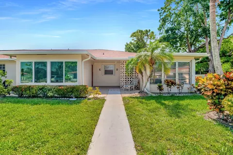 5220 NW 3rd St #D, Delray Beach, FL 33445