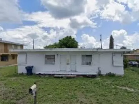 545 SW 10th St, Belle Glade, FL 33430