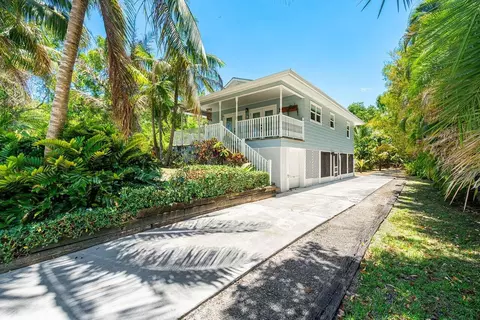 6474 SE Thomas Dr, Stuart, FL 34997 photo 4