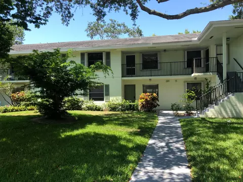 501 Sabal Ridge Cir #G, Palm Beach Gardens, FL 33418