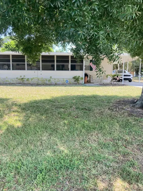 2471 SE 21st Ter, Okeechobee, FL 34974 photo 2