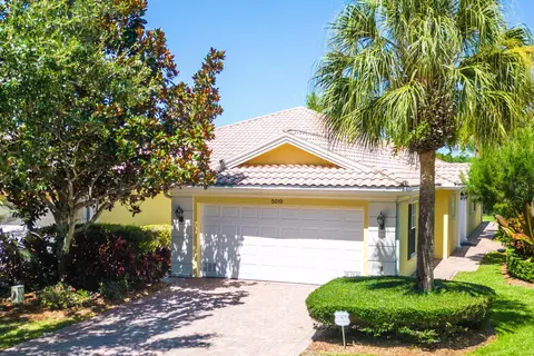 5019 Magnolia Bay Cir, Palm Beach Gardens, FL 33418